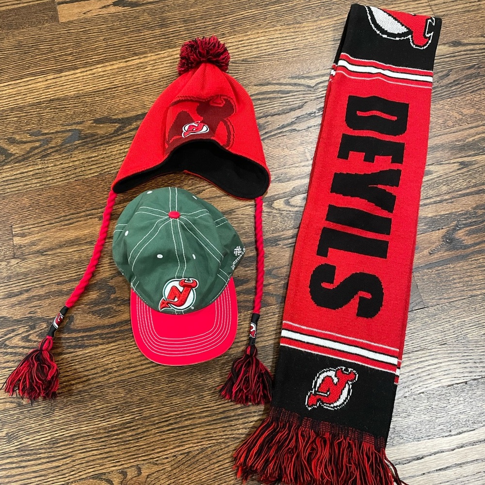 New Jersey Devils Women’s Hat and Accessories